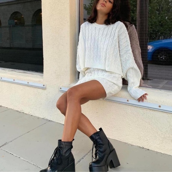 Princess Polly White Ainsley Cream Cable Knit Cropped Sweater - Picture 2 of 5